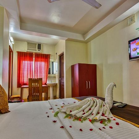 Hotel Seetal Cuttack Extérieur photo