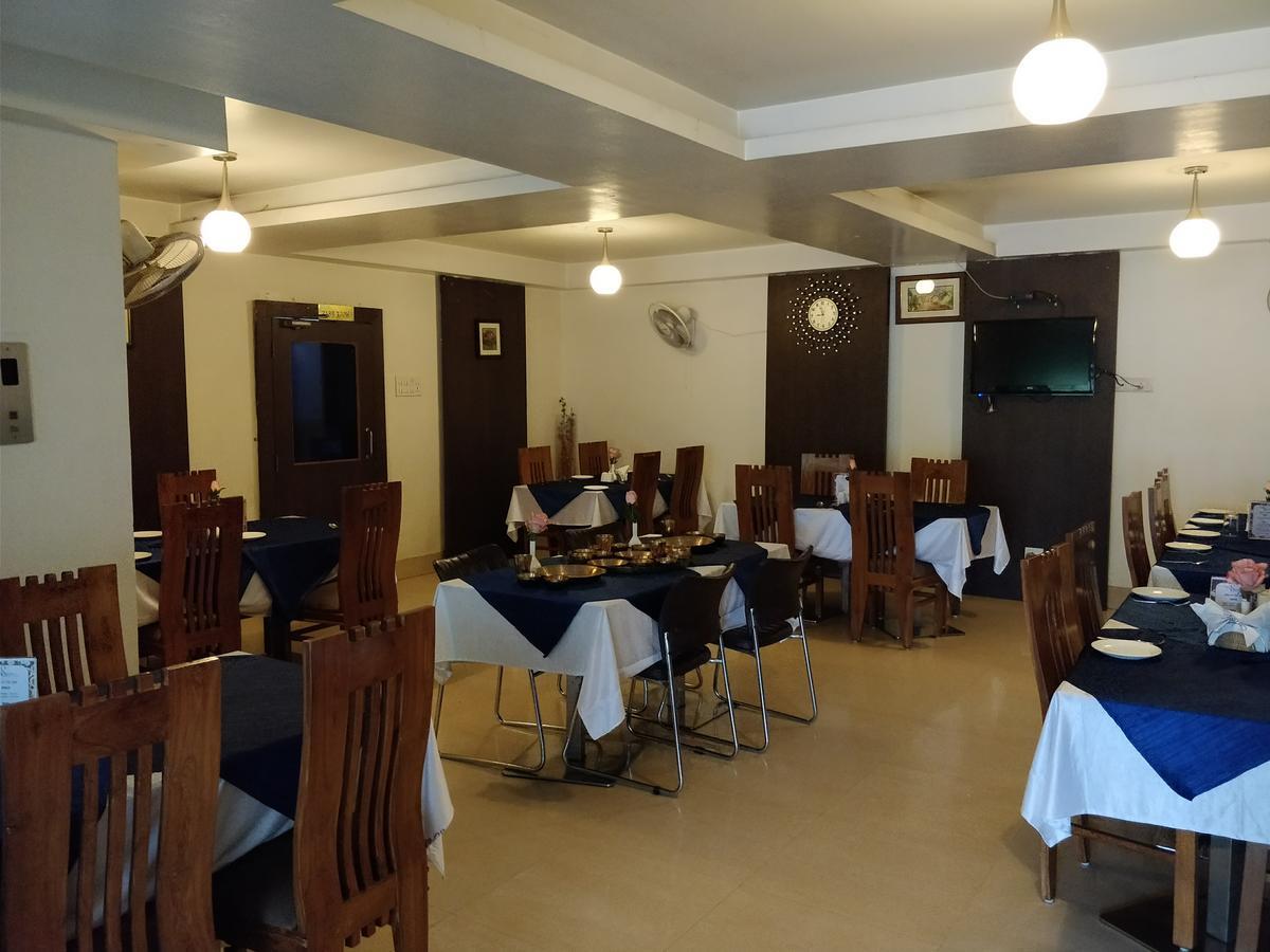 Hotel Seetal Cuttack Extérieur photo